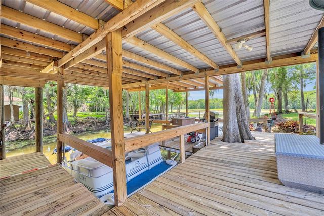 4885 CR 307, Lake Panasoffkee, FL 33538