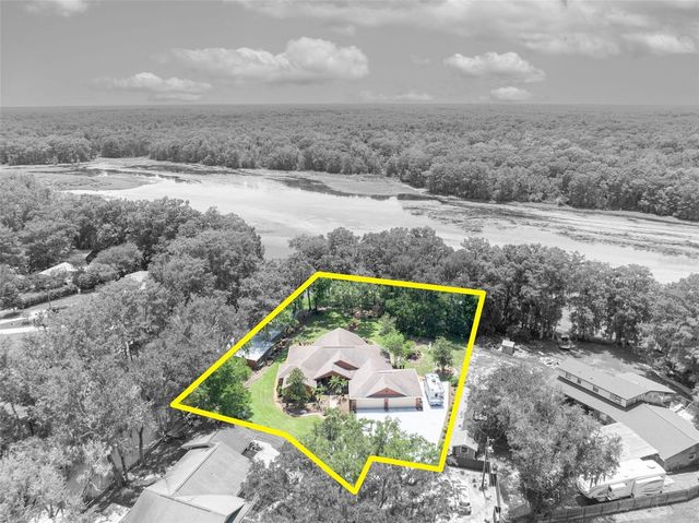 4885 CR 307, Lake Panasoffkee, FL 33538