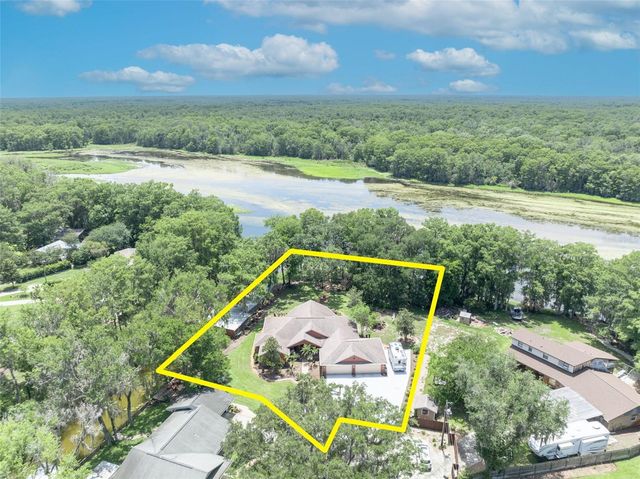 4885 CR 307, Lake Panasoffkee, FL 33538