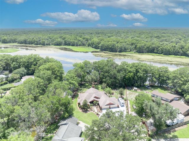 4885 CR 307, Lake Panasoffkee, FL 33538