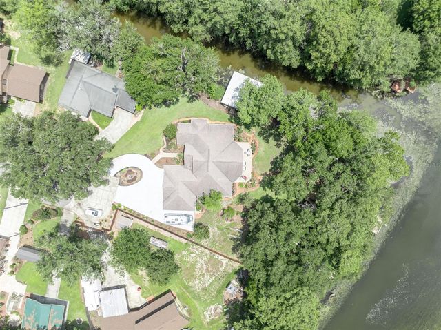 4885 CR 307, Lake Panasoffkee, FL 33538