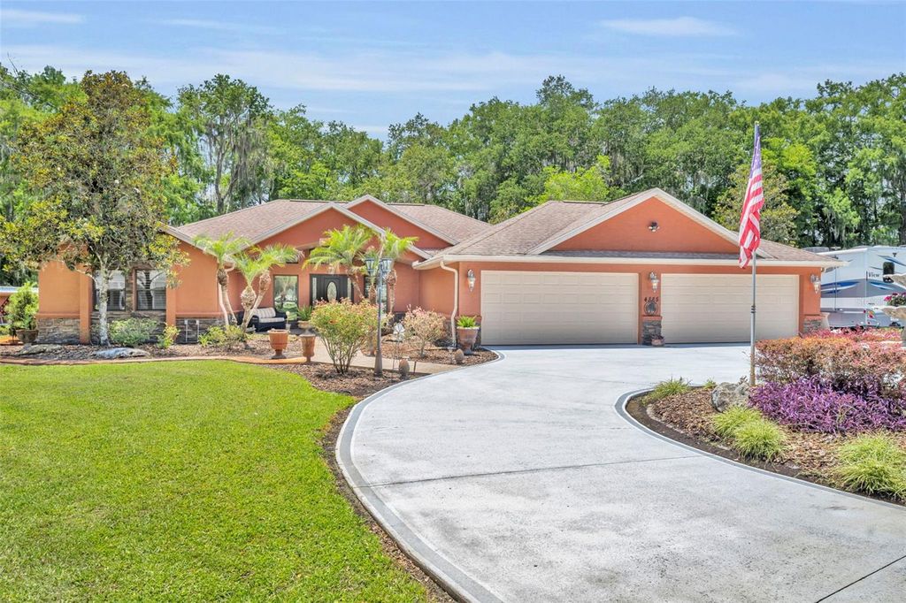 4885 CR 307, Lake Panasoffkee, FL 33538