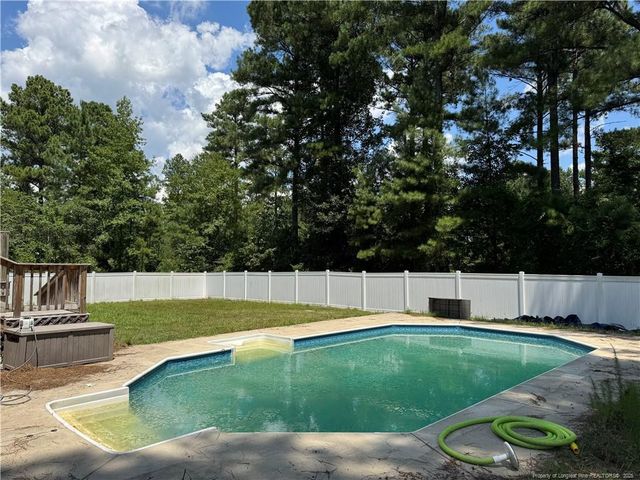 912 Lewis Street, Raeford, NC 28376