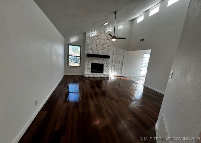 11207 S 1st Street, Jenks, OK 74037