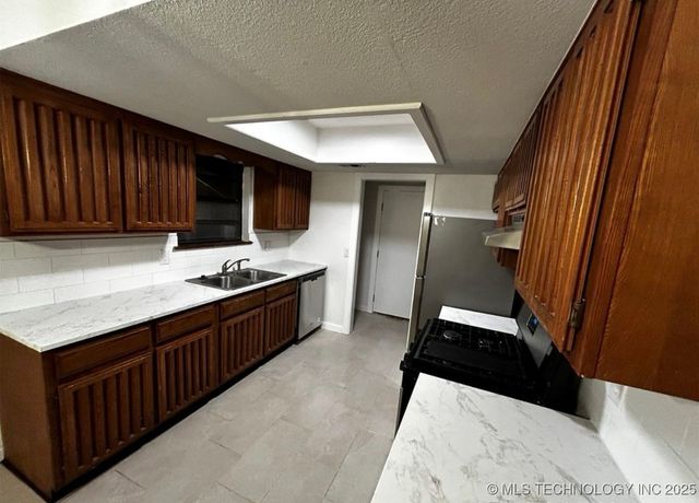 11207 S 1st Street, Jenks, OK 74037