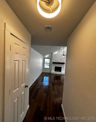 11207 S 1st Street, Jenks, OK 74037