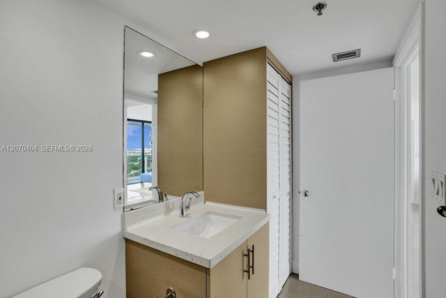 20515 E Country Club Drive 1641, Aventura, FL 33180