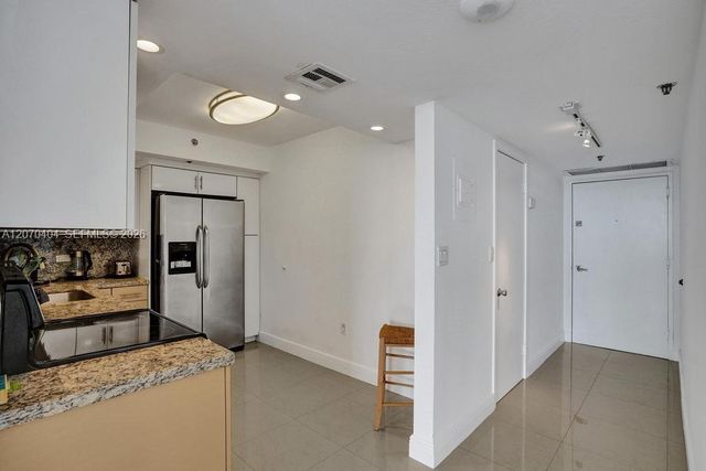 20515 E Country Club Drive 1641, Aventura, FL 33180