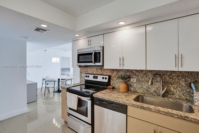 20515 E Country Club Drive 1641, Aventura, FL 33180