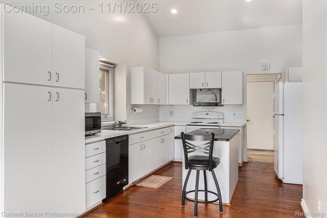 29495 Ashford Parkway, Farmington Hills, MI 48334