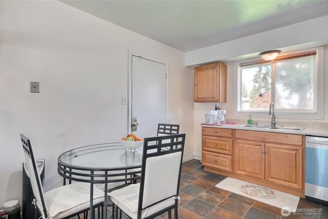 810 SW 356th Street, Federal Way, WA 98023