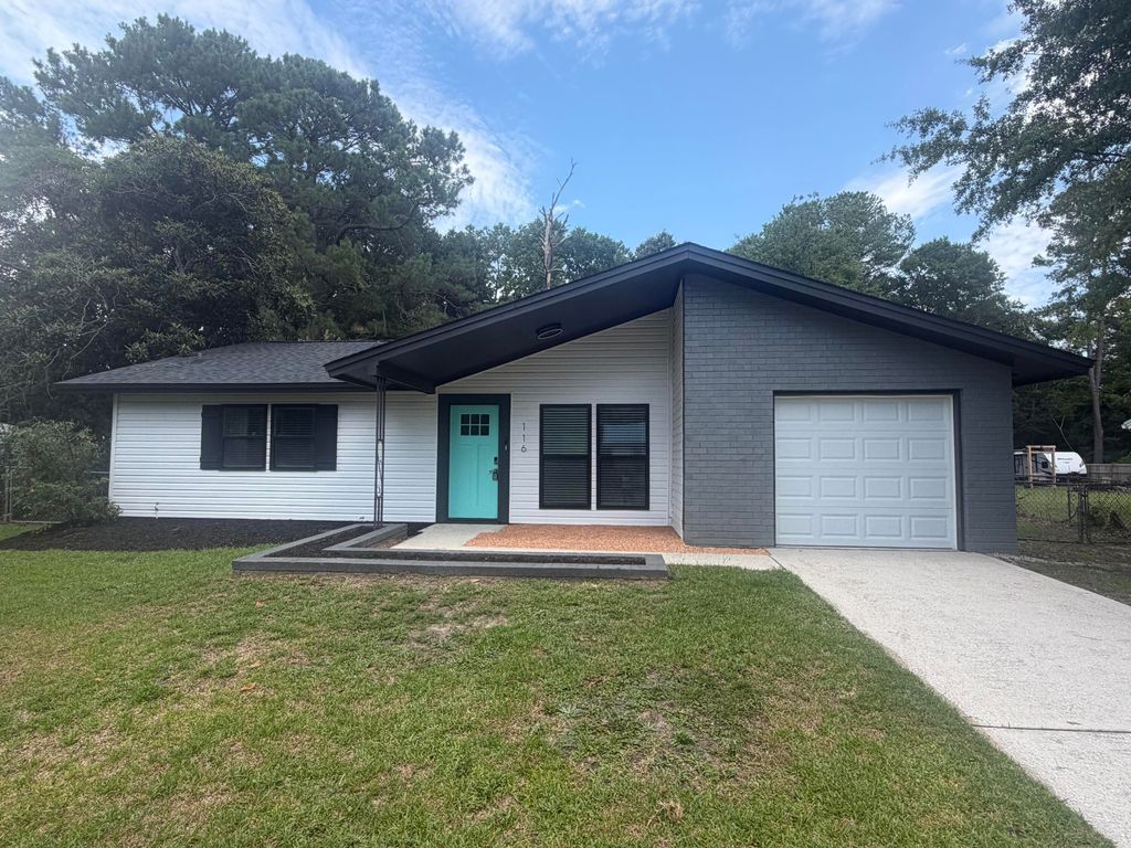 116 Tall Spruce Drive, Moncks Corner, SC 29461