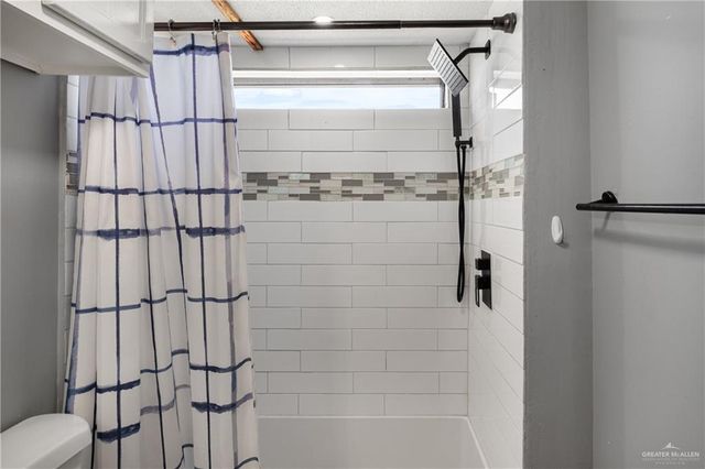 8482 Lago Vista Drive, Edcouch, TX 78538