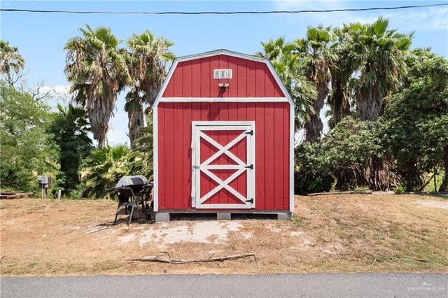 8482 Lago Vista Drive, Edcouch, TX 78538