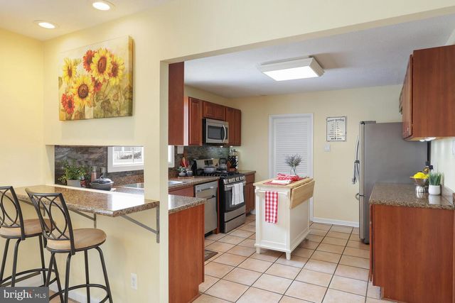 36 LOCHATONG RD, Ewing, NJ 08628