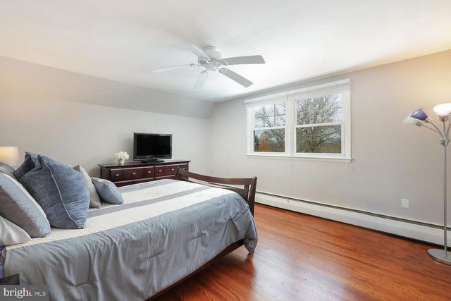 36 LOCHATONG RD, Ewing, NJ 08628