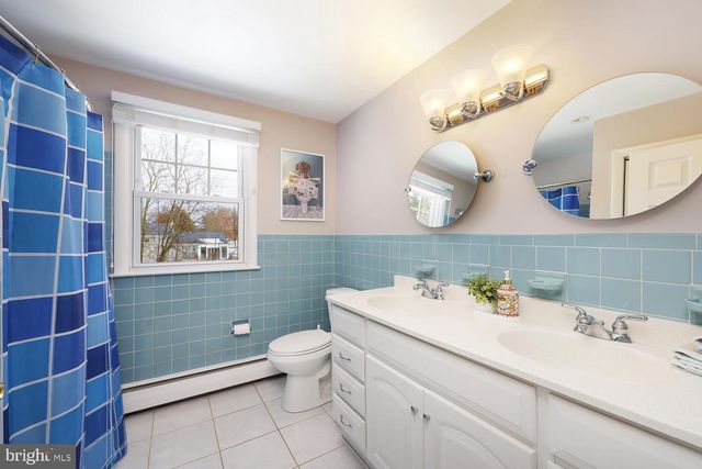 36 LOCHATONG RD, Ewing, NJ 08628