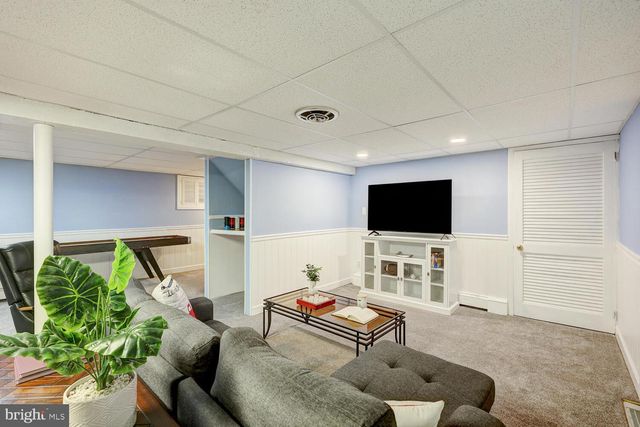 36 LOCHATONG RD, Ewing, NJ 08628