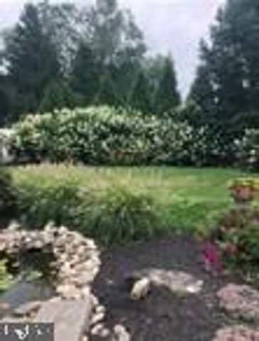 36 LOCHATONG RD, Ewing, NJ 08628