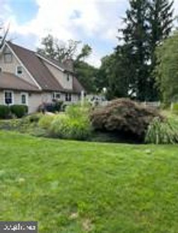 36 LOCHATONG RD, Ewing, NJ 08628