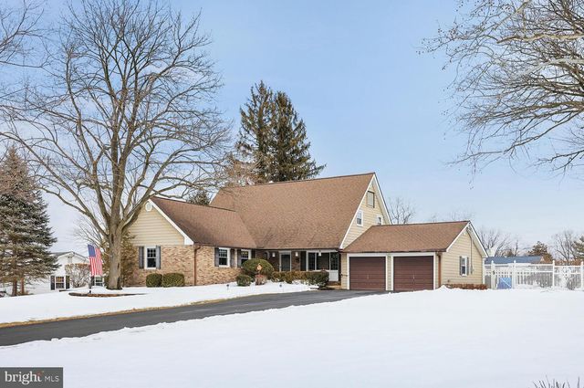 36 LOCHATONG RD, Ewing, NJ 08628