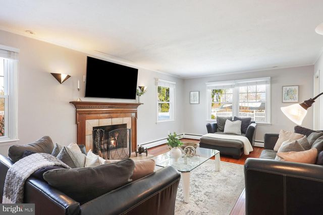 36 LOCHATONG RD, Ewing, NJ 08628