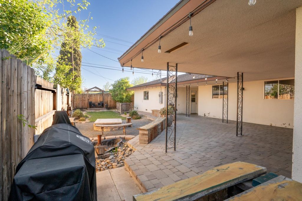 Image 11 of property listing at 435 Harvard Avenue, Coalinga, CA 93210