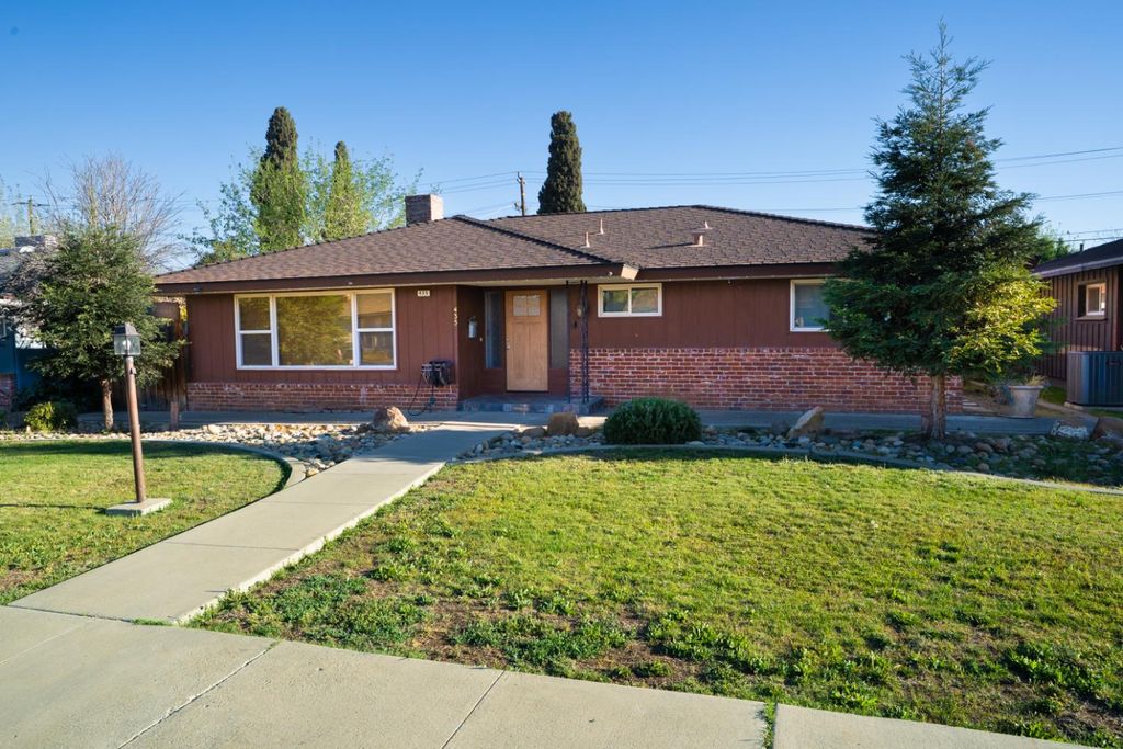 Image 2 of property listing at 435 Harvard Avenue, Coalinga, CA 93210