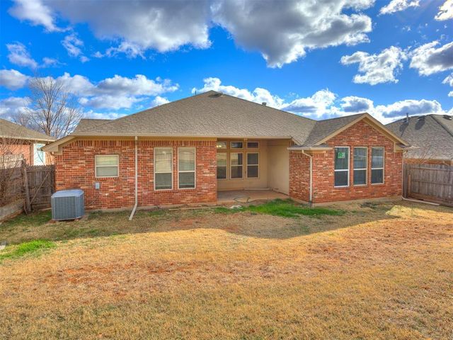 312 Lone Oak Drive, Norman, OK 73071