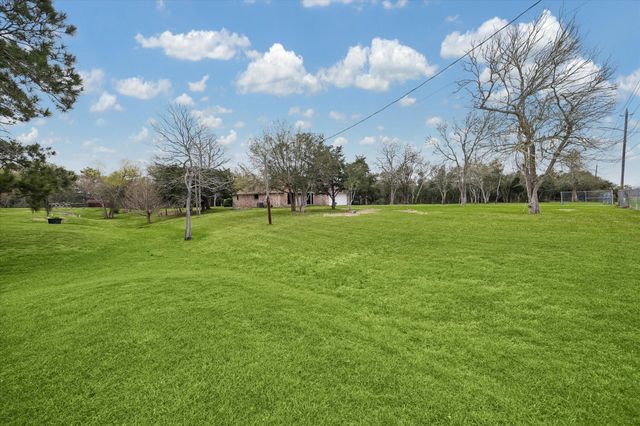 11506 Tri City Beach Road, Baytown, TX 77523