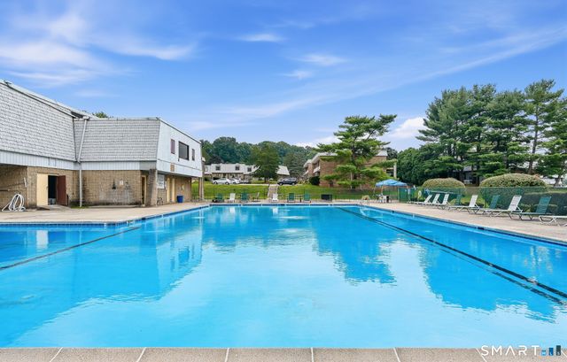 40 Chestnut Court 40, Cromwell, CT 06416