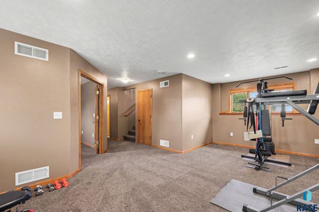 509 Honeysuckle Dr Drive, Harrisburg, SD 57032