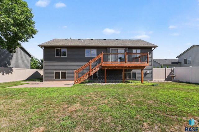 509 Honeysuckle Dr Drive, Harrisburg, SD 57032