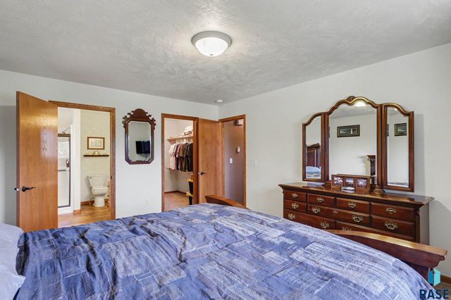 509 Honeysuckle Dr Drive, Harrisburg, SD 57032