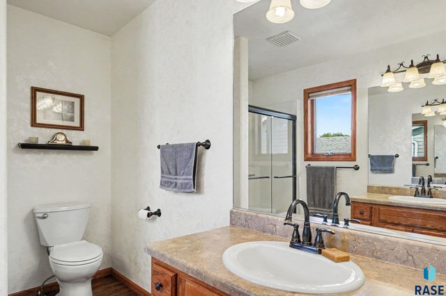 509 Honeysuckle Dr Drive, Harrisburg, SD 57032