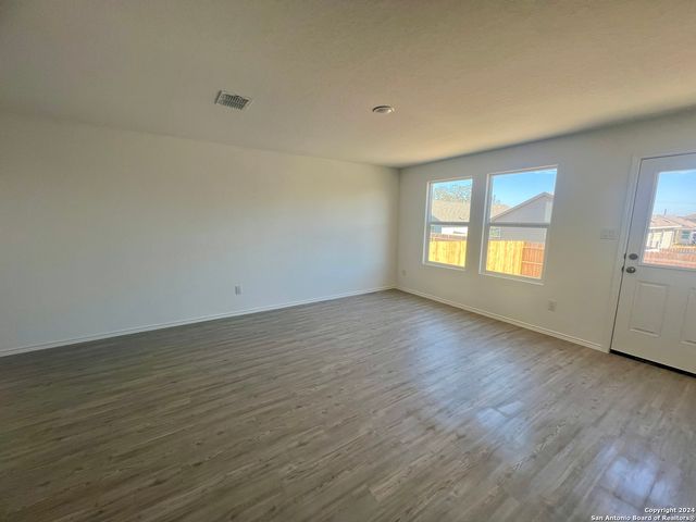 2440 Hunter Peak, New Braunfels, TX 78130