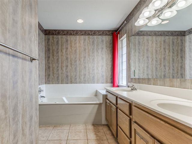 169 Stonebrook Lane, Edmond, OK 73003