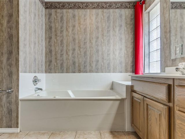 169 Stonebrook Lane, Edmond, OK 73003