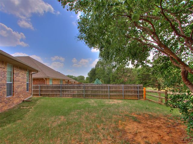 169 Stonebrook Lane, Edmond, OK 73003