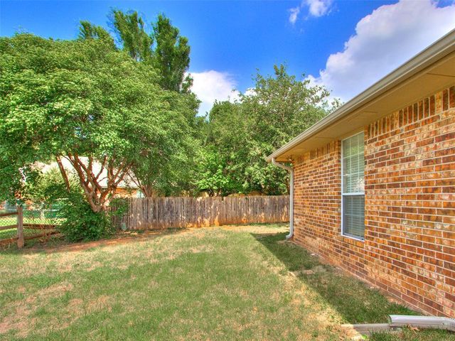 169 Stonebrook Lane, Edmond, OK 73003