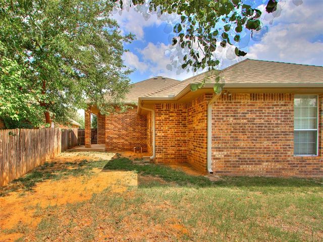169 Stonebrook Lane, Edmond, OK 73003
