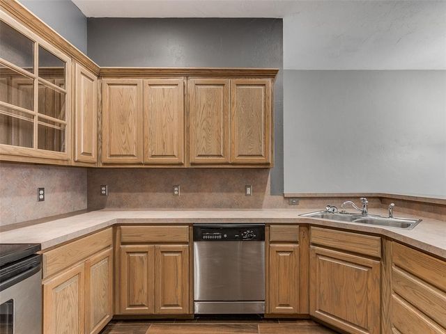 169 Stonebrook Lane, Edmond, OK 73003