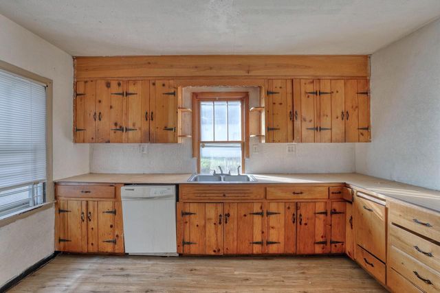 6194 N 37th STREET, Milwaukee, WI 53209