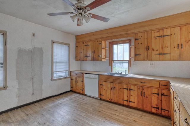 6194 N 37th STREET, Milwaukee, WI 53209