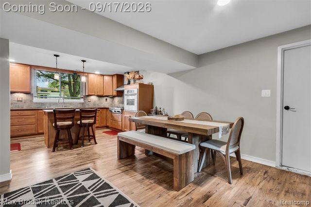 1752 Middle Trail Road, Commerce Twp, MI 48390