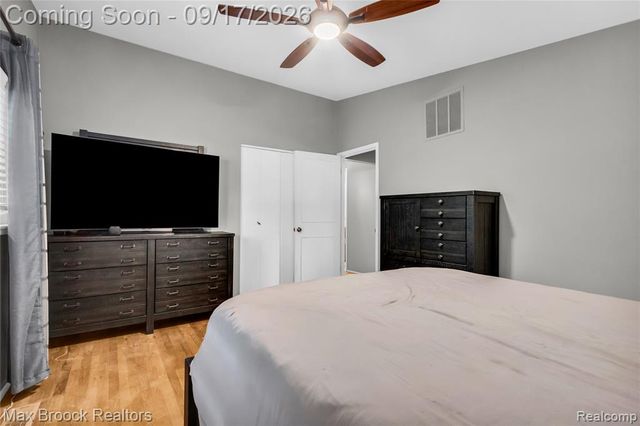 1752 Middle Trail Road, Commerce Twp, MI 48390