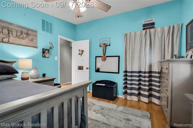 1752 Middle Trail Road, Commerce Twp, MI 48390