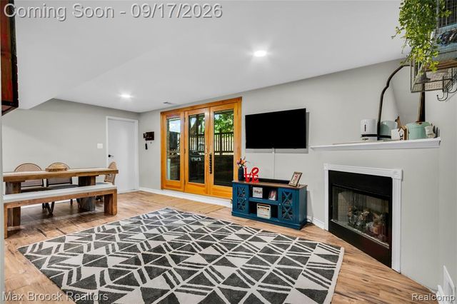 1752 Middle Trail Road, Commerce Twp, MI 48390