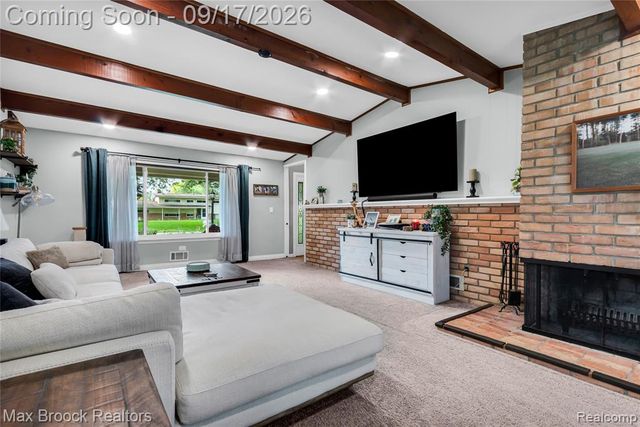 1752 Middle Trail Road, Commerce Twp, MI 48390