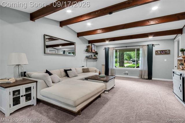 1752 Middle Trail Road, Commerce Twp, MI 48390